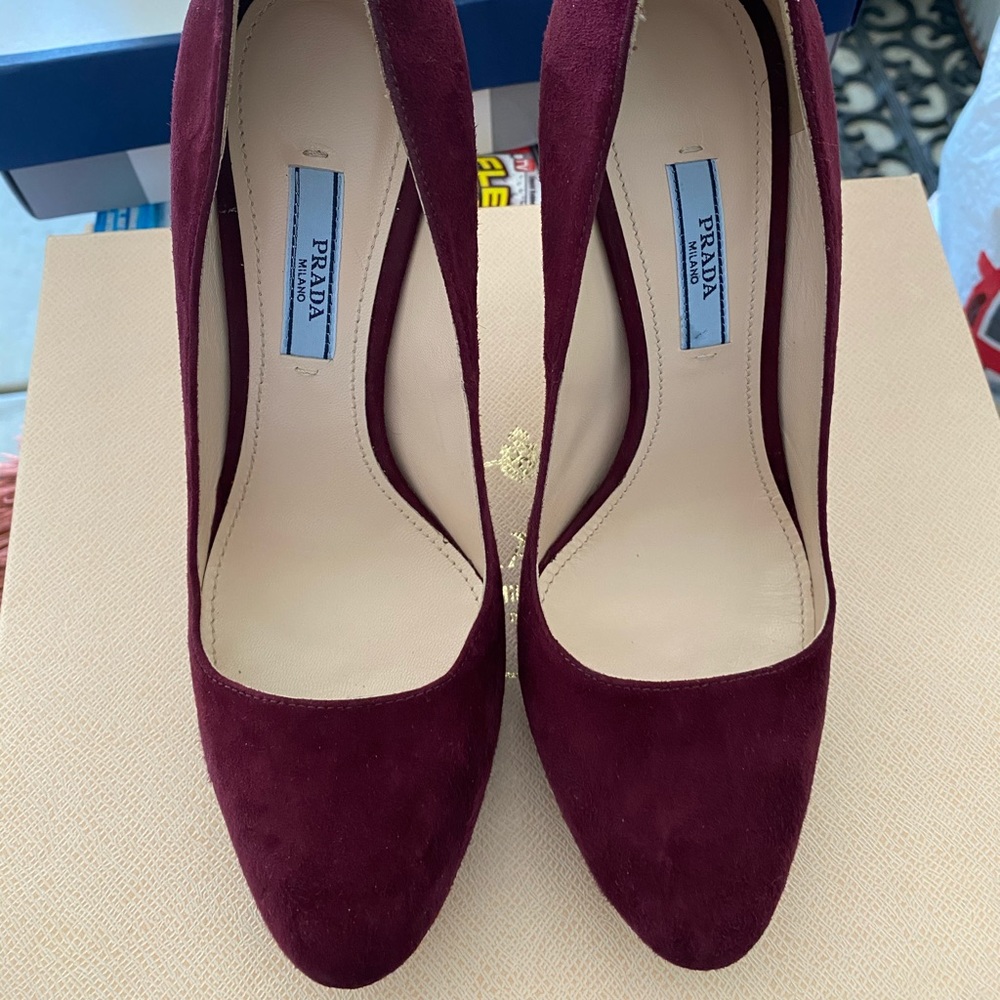 Brand new Prada pumps